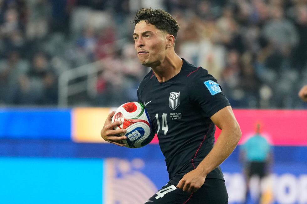 El estadounidense Sebastian Berhalter festeja su tanto en el duelo ante Turquía, el juevves 25...
