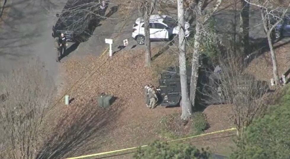 El operativo ocurrió en la cuadra 500 de Ansley Drive, en Roswell, este viernes
