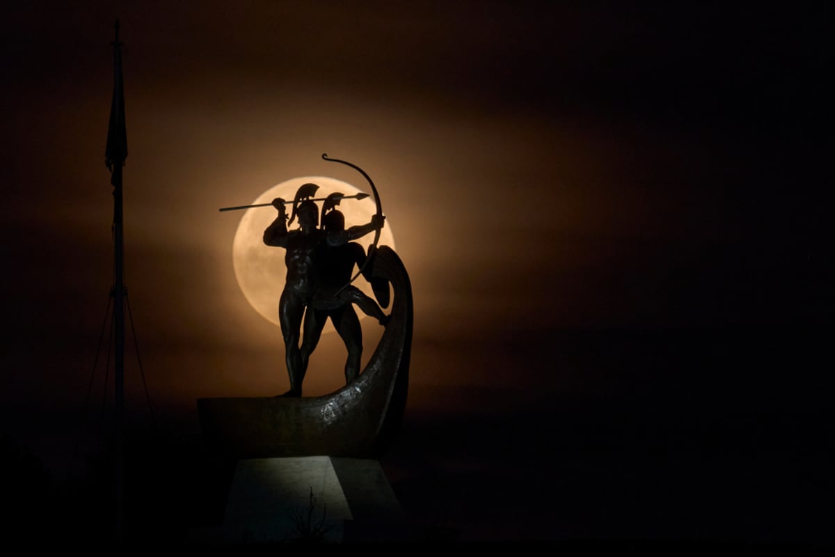 preloaded gallery image