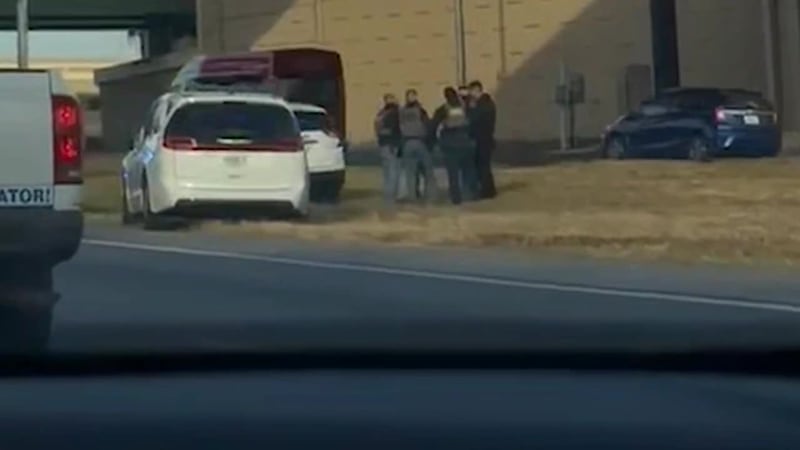 Parada de tráfico por aparente exceso de velocidad termina con inmigrante detenido por ICE....